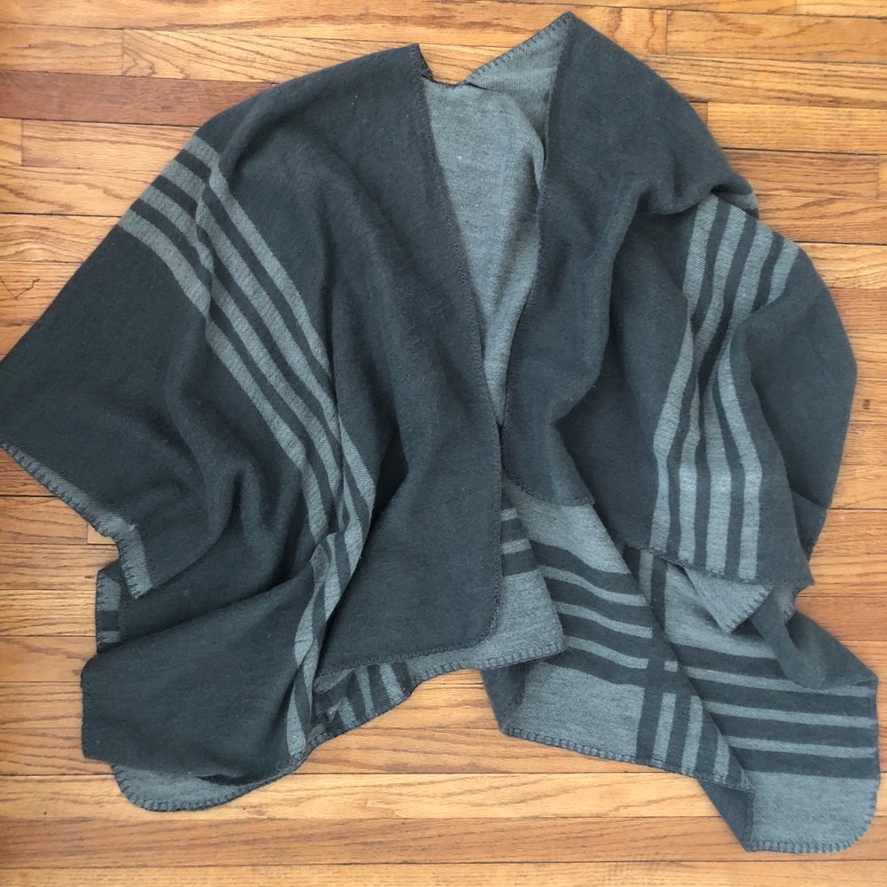 BB Dakota X Fab Fit Fun poncho